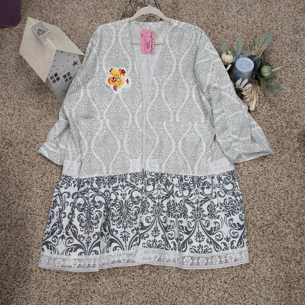 3500 Size XL Grey and White Midi Length Duster Made from Linen and Cotton.